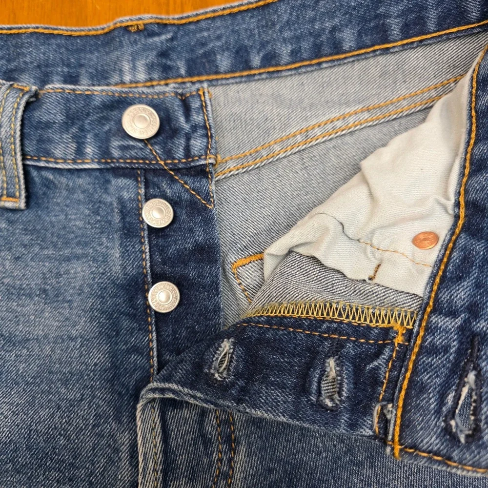 Levis 501 Original Fit Mens Denim Shorts Blue Medium Wash‎ Distressed W29 L9